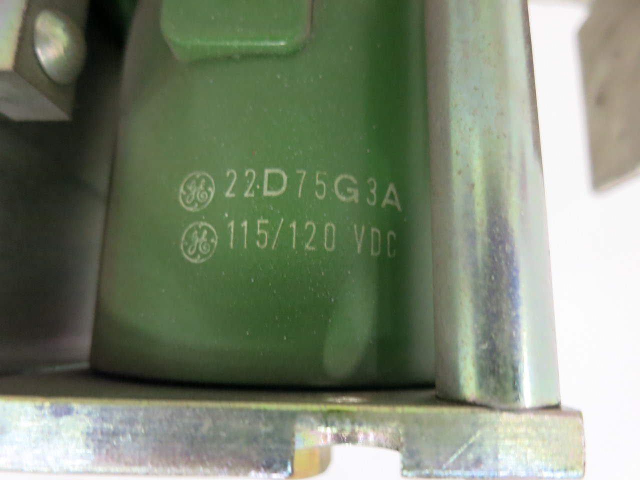 GE 7A01LXA003XT 900A DC Contactor 600V 120 VDC Coil DS303A 900 Amp (EBI1757-3)