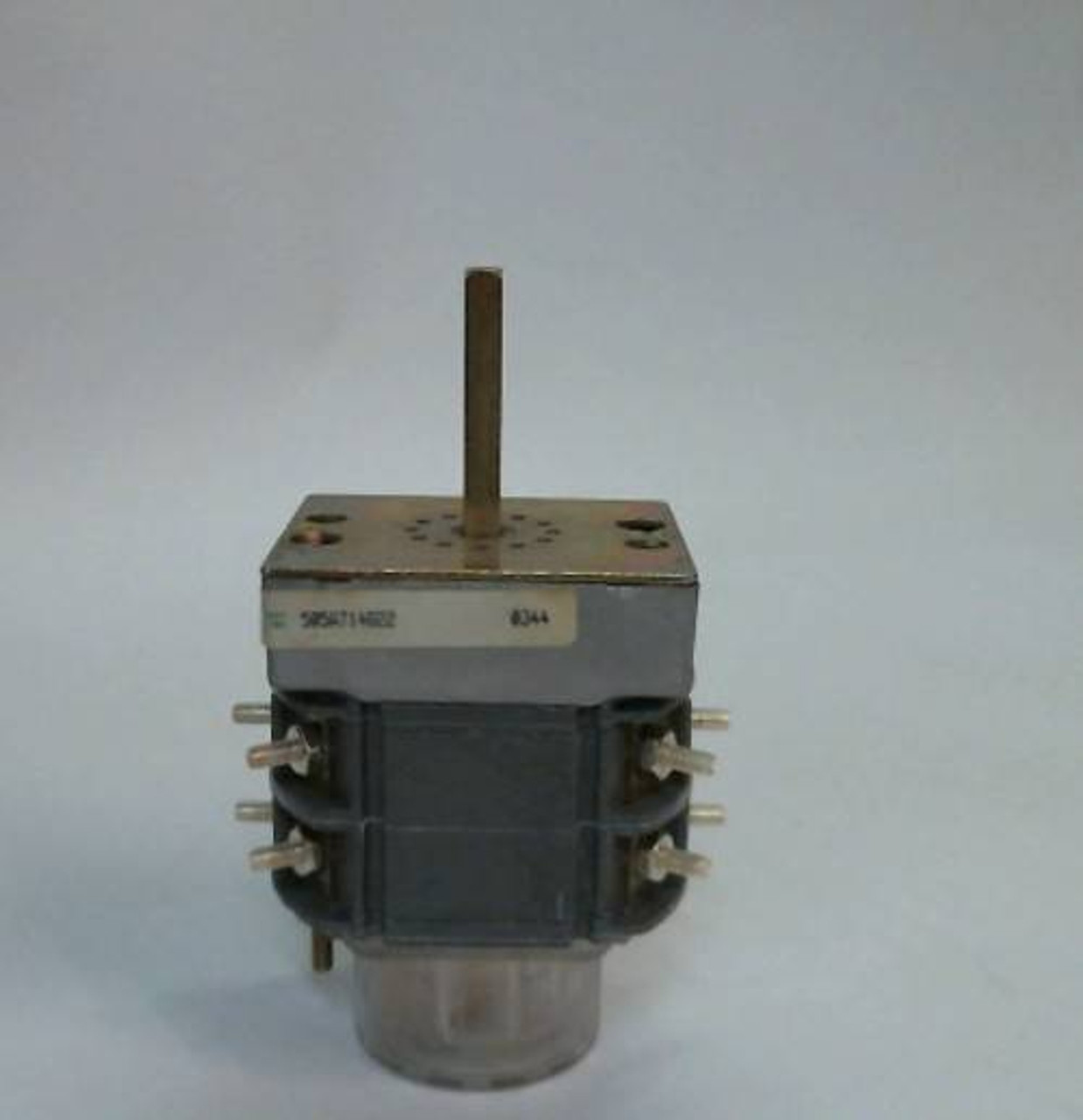 Electroswitch 505A714G22 New 20A 300V Hole Dia Pins Maintained Rotary Switch NIB (YY3314-1)
