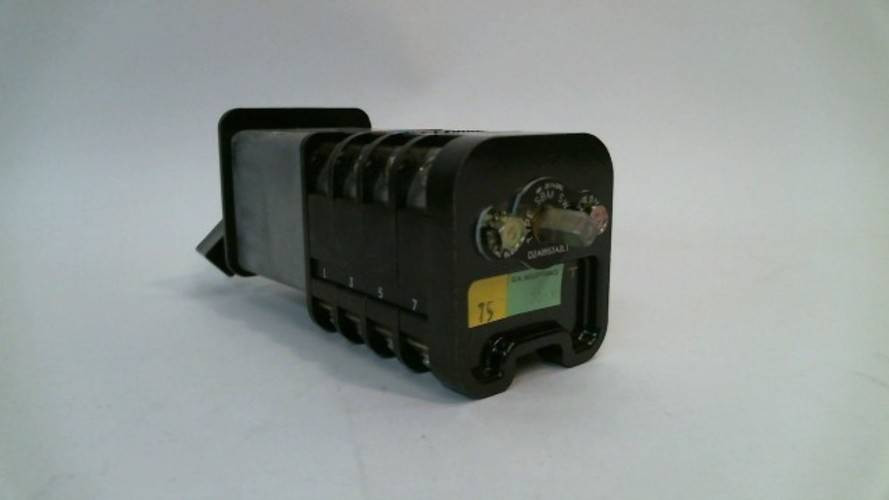 New GE D2A05S3A2L1 20A 600VAC 2 Position Hand Switch NNB (YY3283-1)