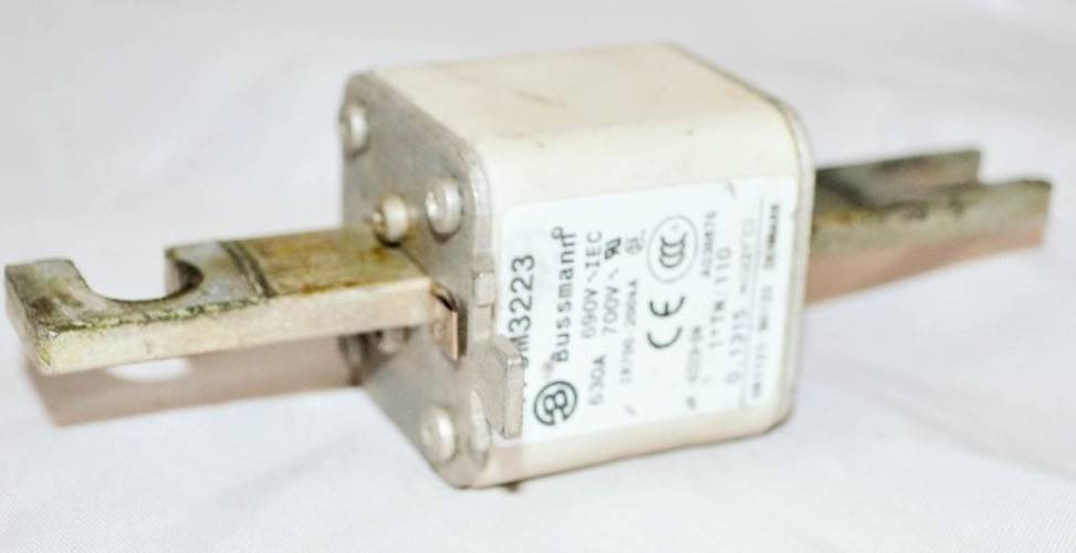 Image of Bussmann 170M3223 630A 700V Fuse 690V 630 Amp