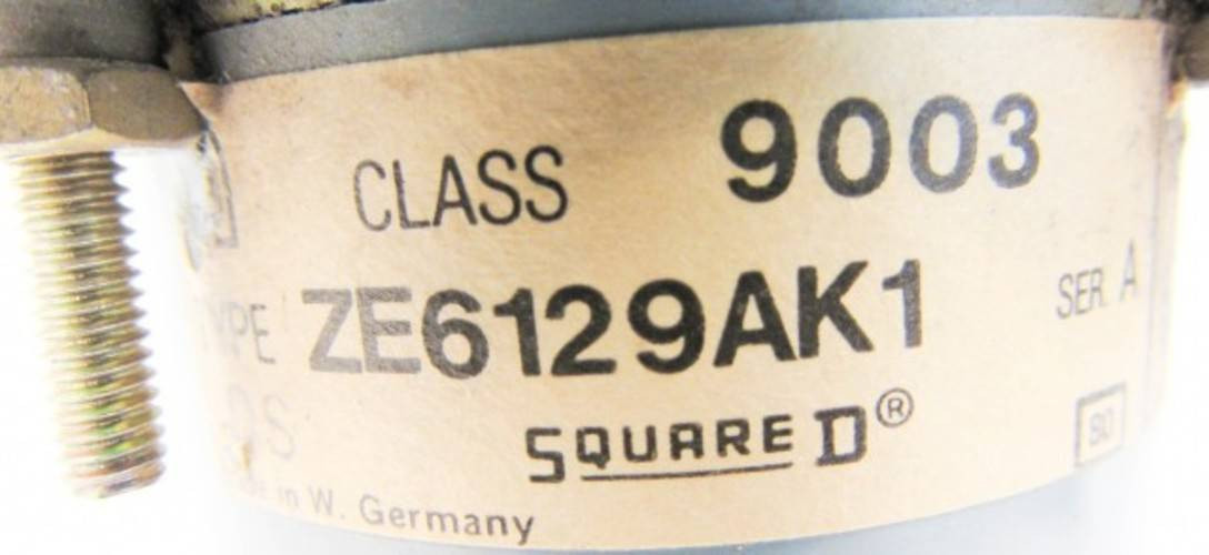 Square D ZE6129AK1 25A 600V Gray Maintained 3 Position Ammeter Rotary Switch (YY1455-4)