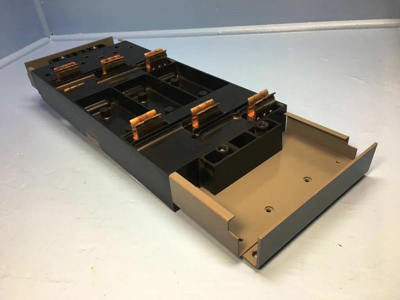 Cutler Hammer EHMCG360800TC2X 800A EE Circuit Breaker Adapter TA800MA2 800 Amp (EM1934-6)