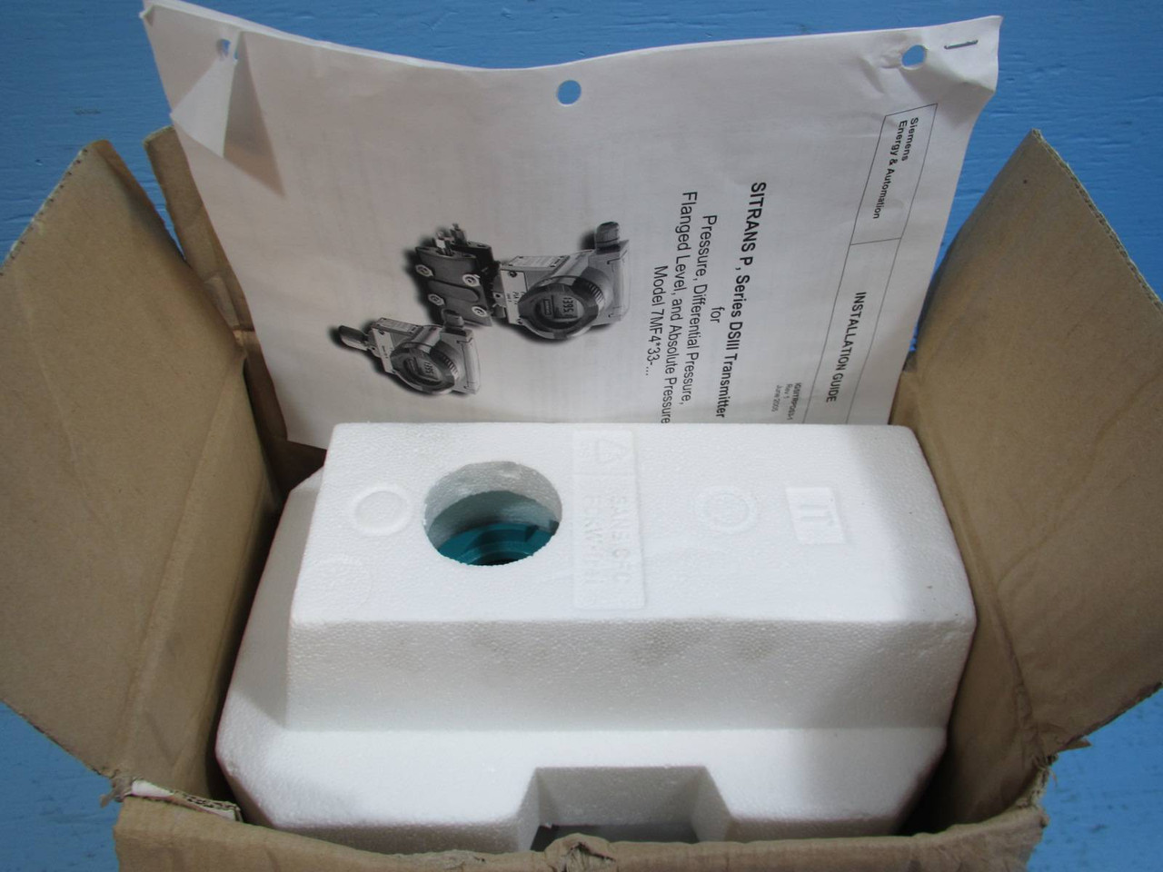 NEW Siemens Sitrans P 7MF4433-30A22-1NC6-Z Transmitter NIB DSIII 7MF443330A22 (NP1617-1)