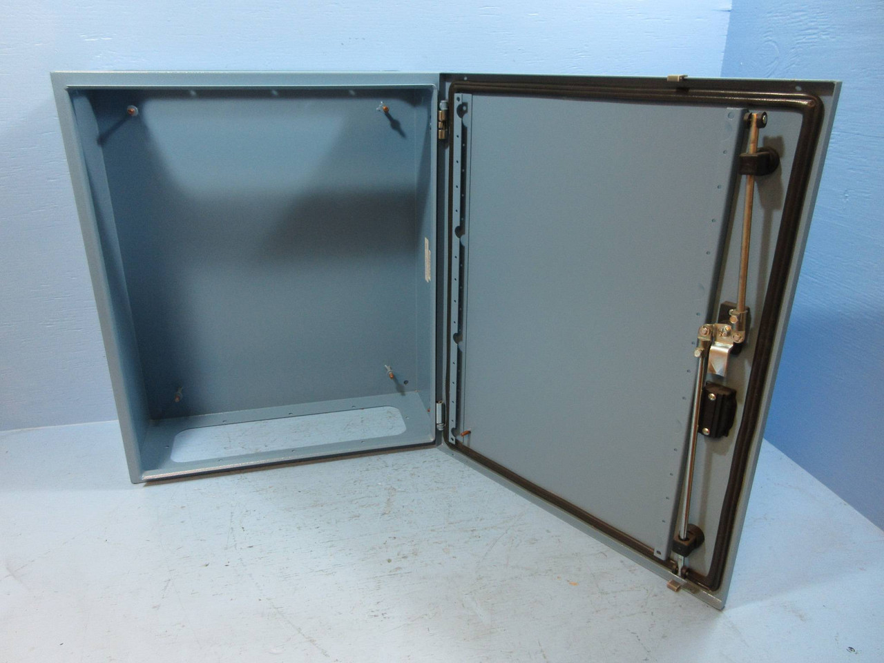 NEW Cooper B-Line 24208AL Industrial Panel 24" x 20" x 8" Enclosure Type 12 & 4 (TK2572-99)