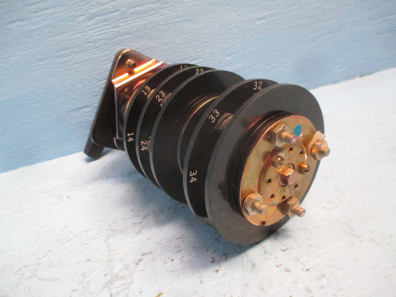 Electroswitch 74203WW 20A 600V Trip Close Rotary Switch Series 24 (DW0178-7)