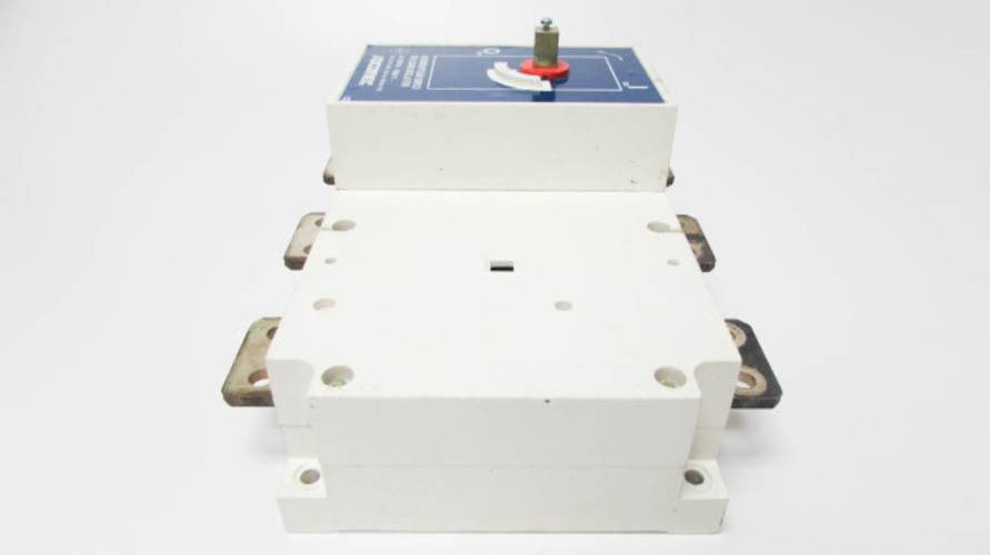 Socomec Sirco 1000 Amp 1000V 4P On Load Isolator Disconnect Switch 4-Pole (YY3982-1)