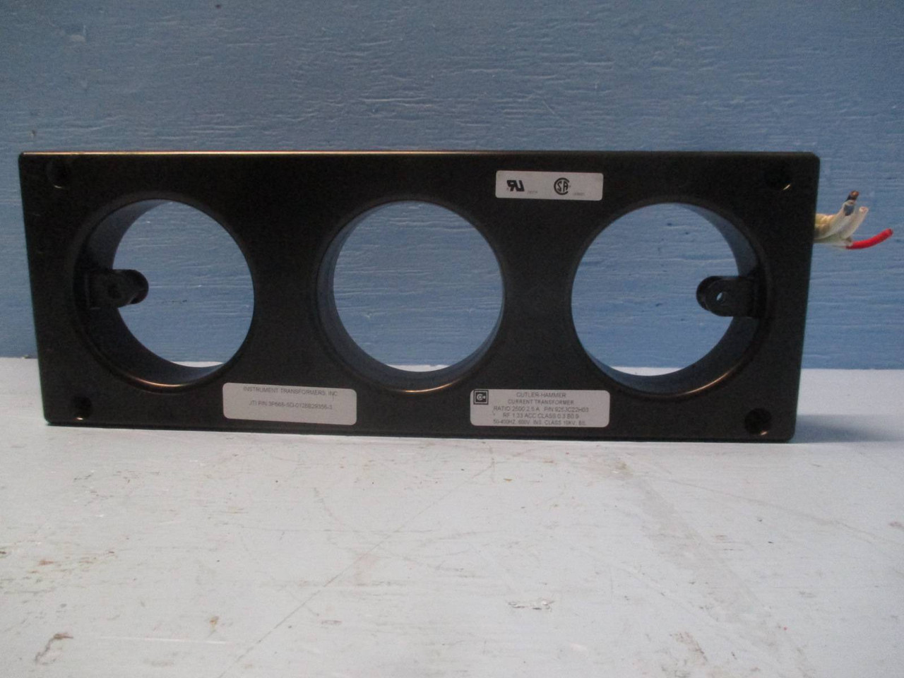 Cutler Hammer 9253C22H03 Current Transformer Ratio 2500:2.5A CT (DW0234-4)