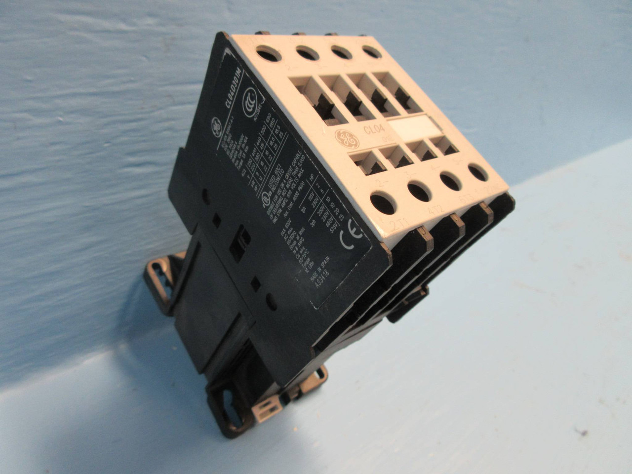 GE General Electric CL04D301M Contactor 54 Amp 600V 25HP 24V-DC Coil 3P 54A CL04 (TK2618-2)