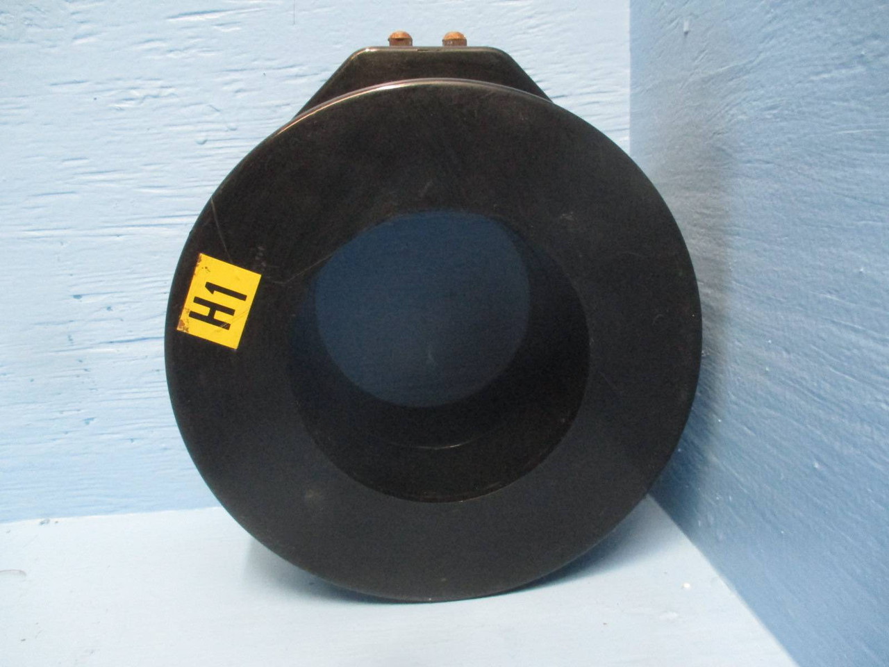 Siemens Allis 61-300-057-301 Type RD-210 Current Transformer Ratio 3000:5A CT (DW0276-5)