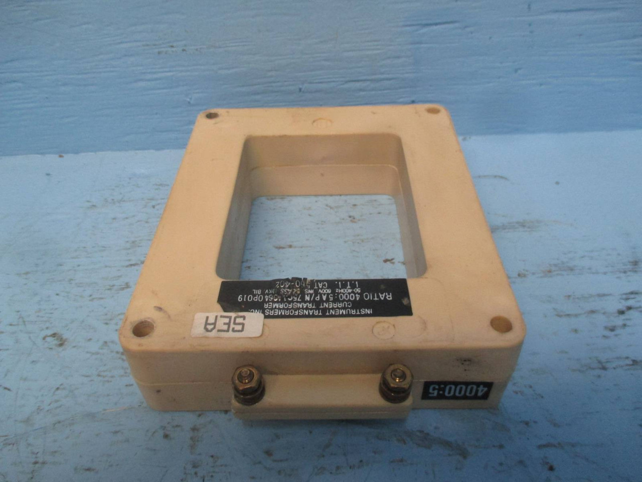 Instrument Transformers 560-402 Current Transformer Ratio 4000:5A CT (DW0293-11)