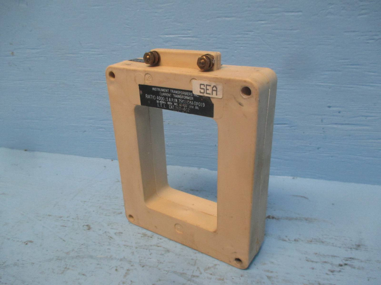 Image of Instrument Transformers 560-402 Current Transformer Ratio 4000:5A CT 600V ITI