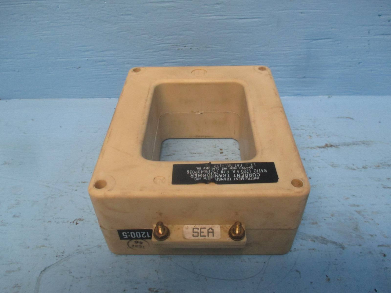Instrument Transformers 561-122 Current Transformer Ratio 1200:5A CT (DW0292-15)