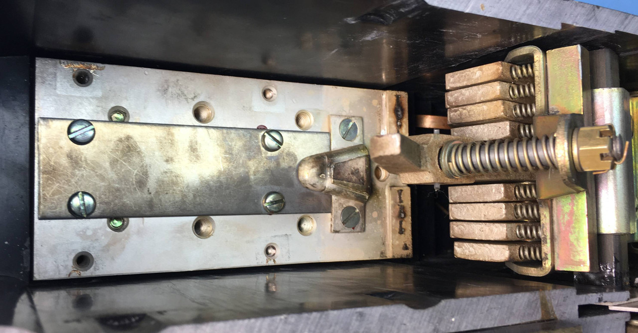 CH Westinghouse SCB32000F SCB-2000 2000A Circuit Breaker 2000 Amp No Trip Button (EBI5276-1)