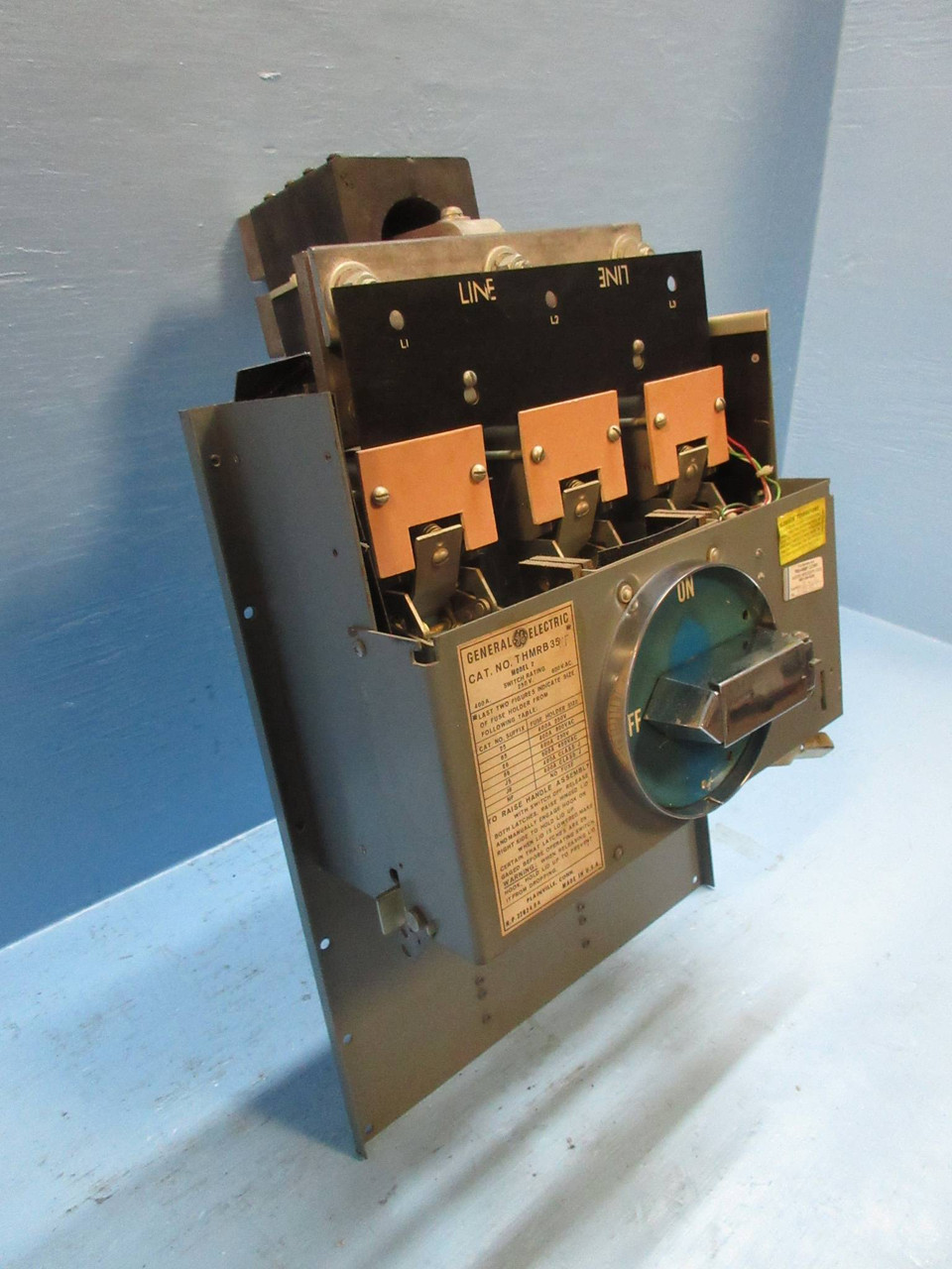 General Electric GE THMRB35NF 400 Amp 600V Disconnect Switch with 36" Door 400A (TK2758-2)