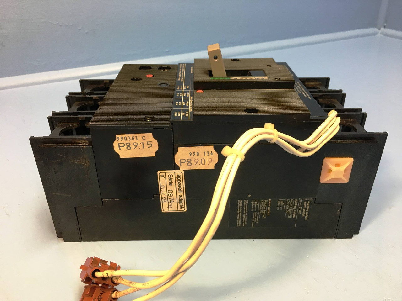 Merlin Gerin CF 250NA 37018 250A Molded Case Switch 480V 3P Shunt & Aux CF250NA (EM2073-2)