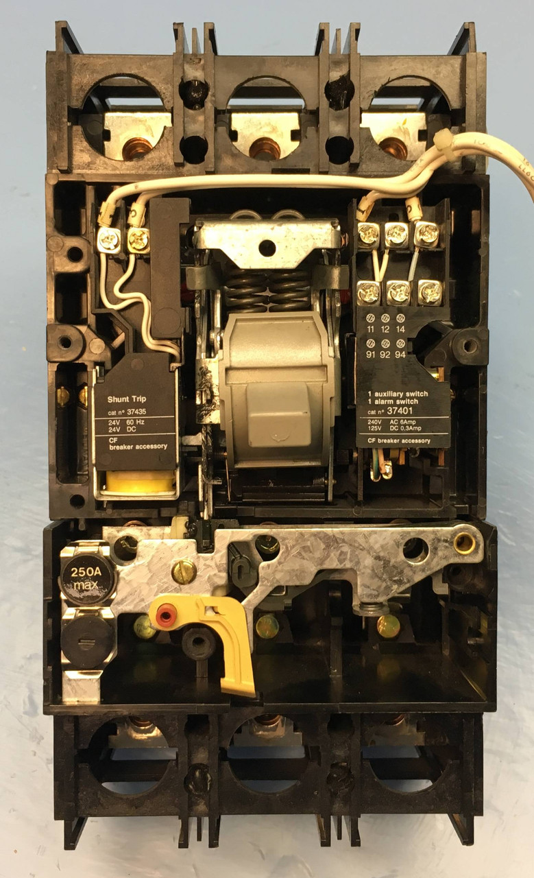 Merlin Gerin CF 250NA 37018 250A Molded Case Switch 480V 3P Shunt & Aux CF250NA (EM2073-2)