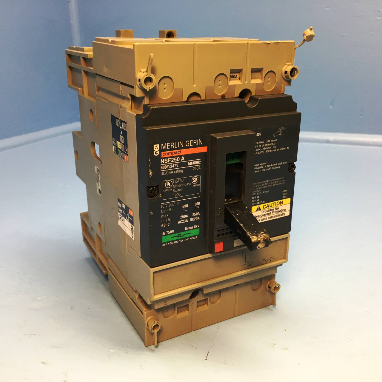 Merlin Gerin NSF250A 250A Molded Case Switch w/ Adapter & 48 VDC Shunt NSF250 A (EM2084-22)