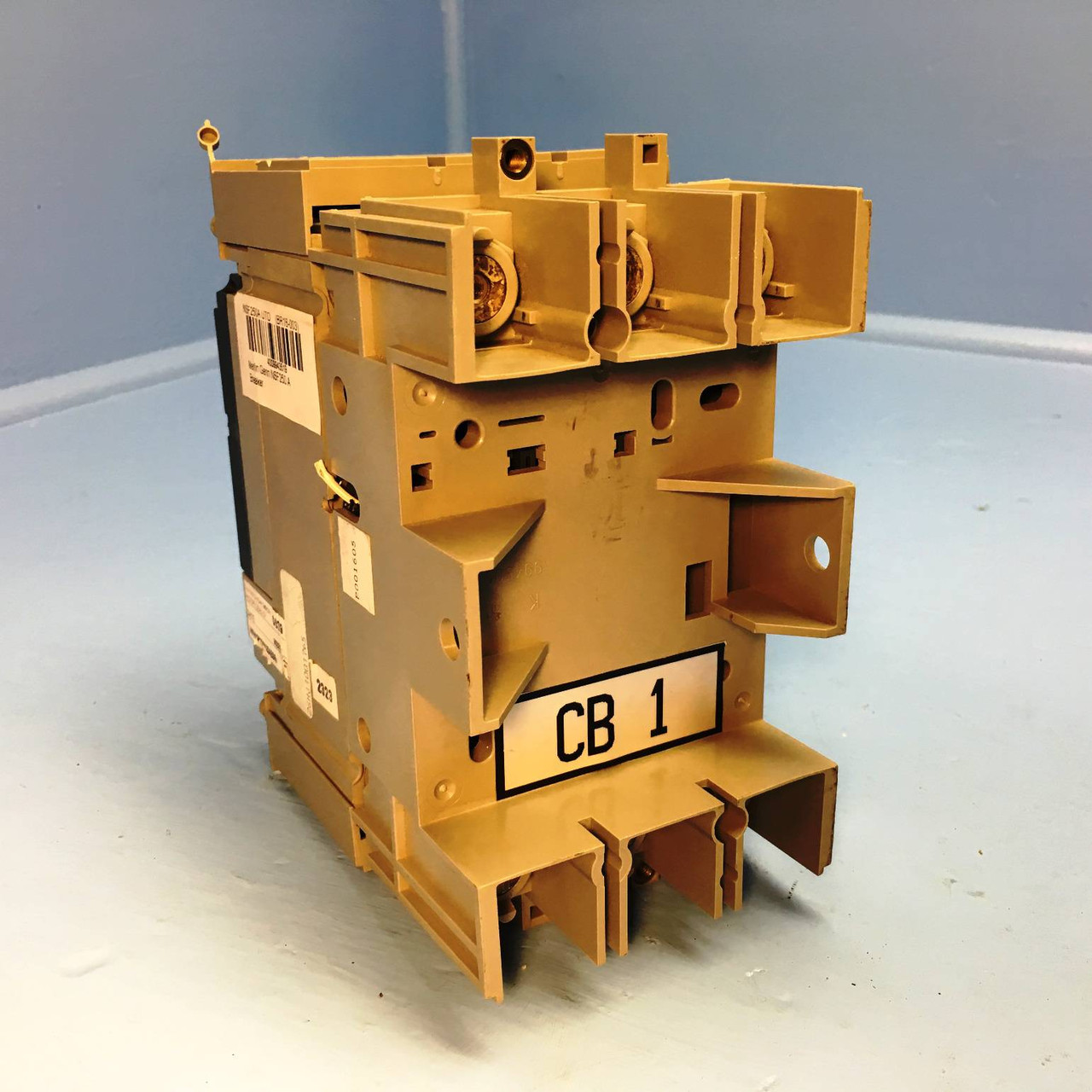 Merlin Gerin NSF250A 250A Molded Case Switch w/ Adapter & 48 VDC Shunt NSF250 A (EM2084-22)