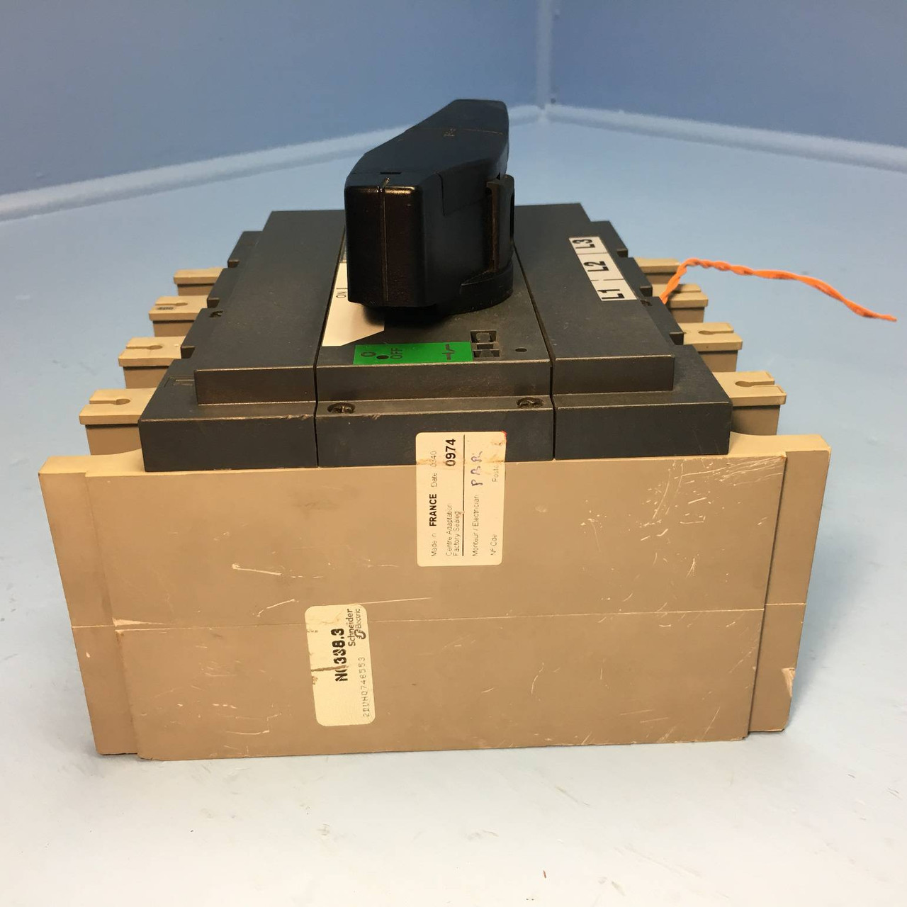 Merlin Gerin INS 400 400A Interpact Swtich Disconnect Breaker INS400 400 Amp (EM2097-1)
