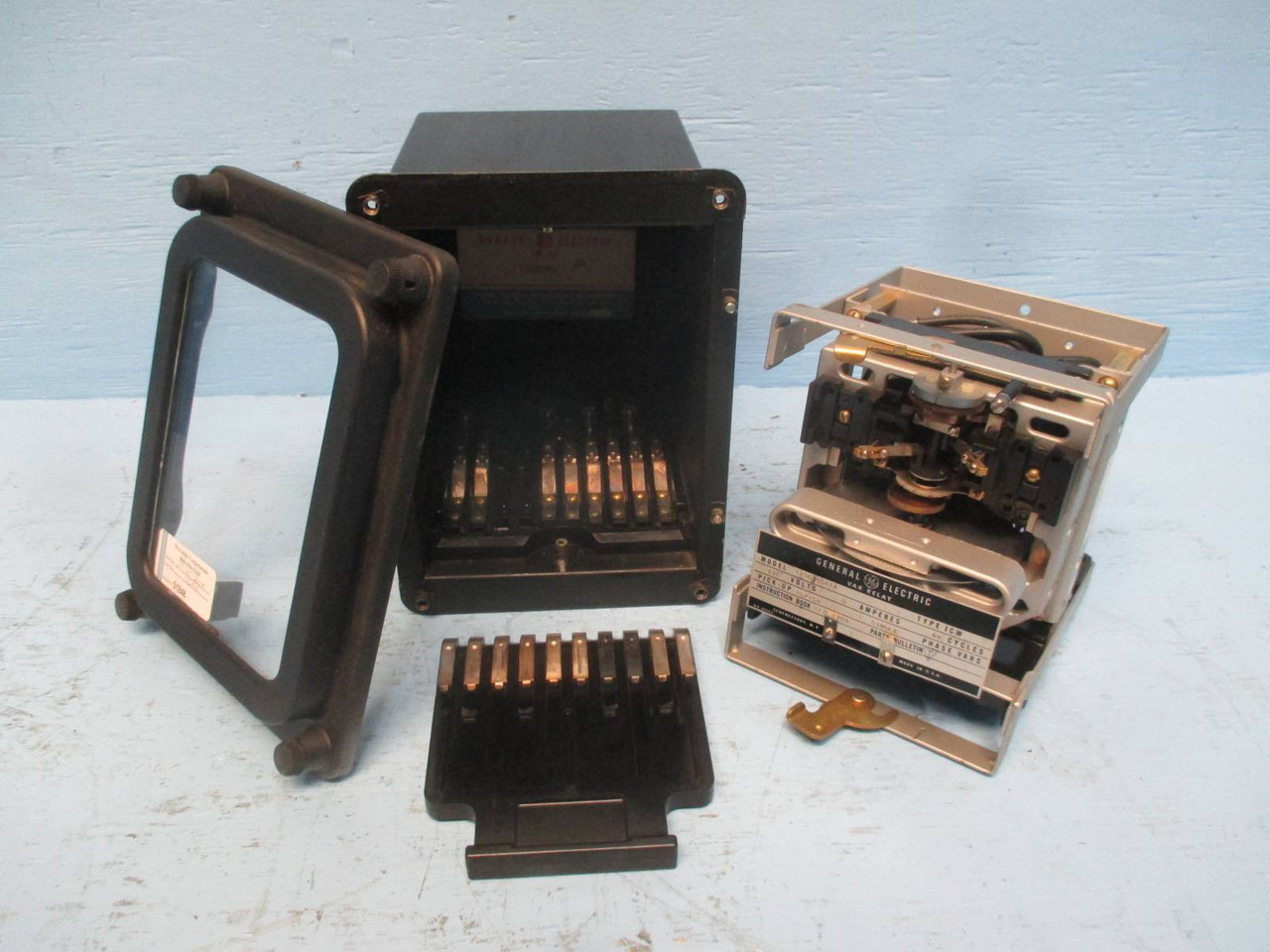 General Electric 12ICW53A1A Var Relay Type ICW GE 12 ICW 53A1A 120 V 60 Cycles (DW0359-2)