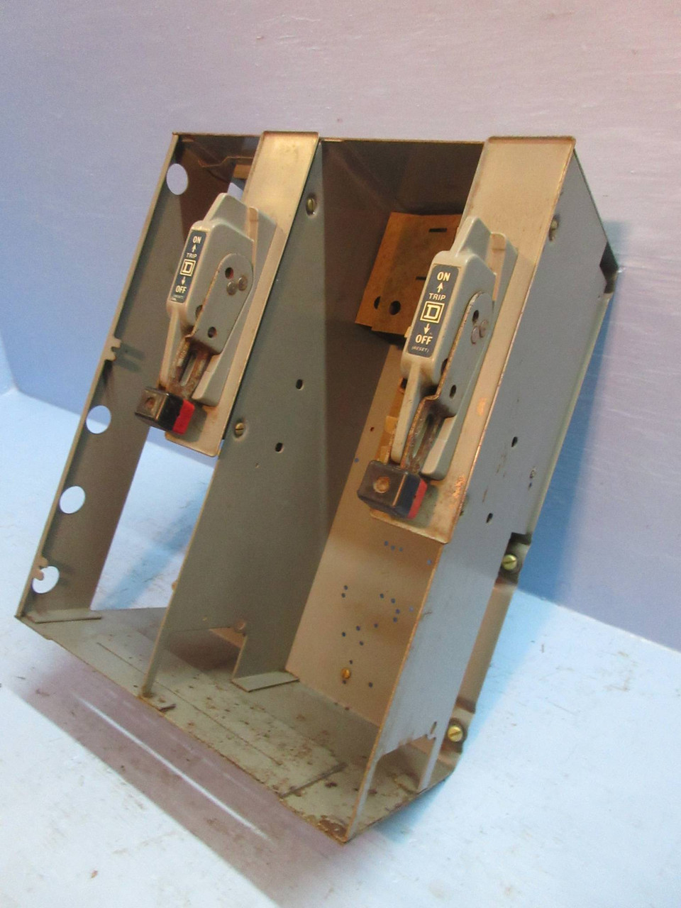 Square D Model 4 Dual 30 Amp Breaker Feeder MCC Bucket MCCB 18" Twin 30A Mod 4 (TK2787-39)