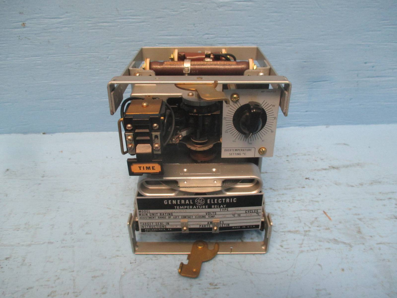 General Electric 12IRT51C1A Temperature Relay Type IRT GE 12 IRT 51C1A 120V (DW0360-2)