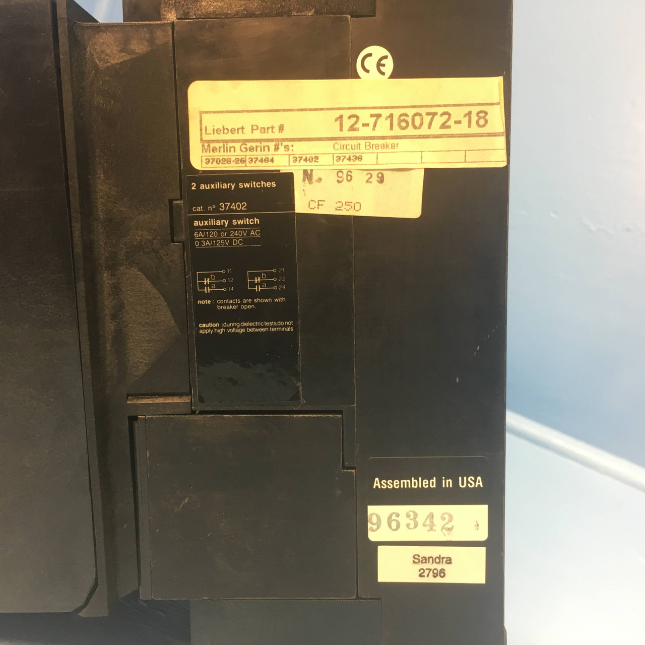 Merlin Gerin CF250H 37028 250A Circuit Breaker w Shunt & 2x Aux CF250H no label (EM2098-2)