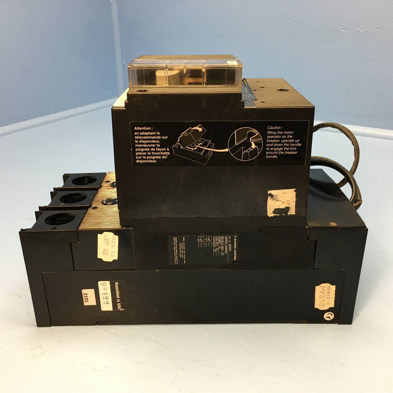 Merlin Gerin CJ400H 36057 400A Compact Circuit Breaker 350 Amp Trip Aux & Shunt (EM2099-10)