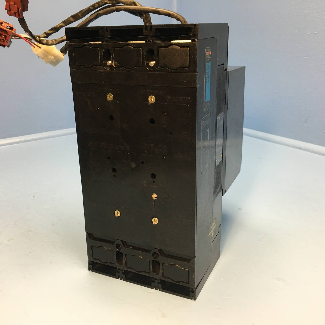 Merlin Gerin CJ400L 36060 400A Compact Circuit Breaker 350 Amp Trip Aux & Shunt (EM2101-2)