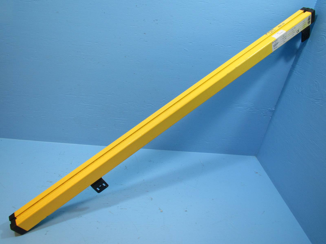 Allen Bradley GuardMaster 440L-R4D1200 Safety Light Curtain 1200 mm 440LR4D1200 (NP1752-5)
