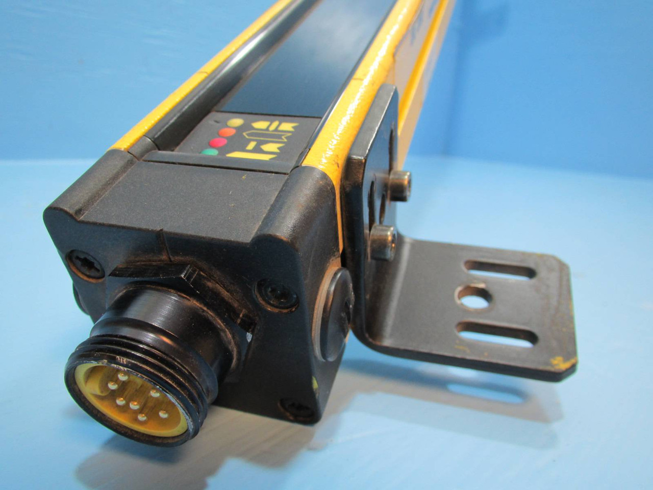 Allen Bradley GuardMaster 440L-R4D1200 Safety Light Curtain 1200 mm 440LR4D1200 (NP1752-5)