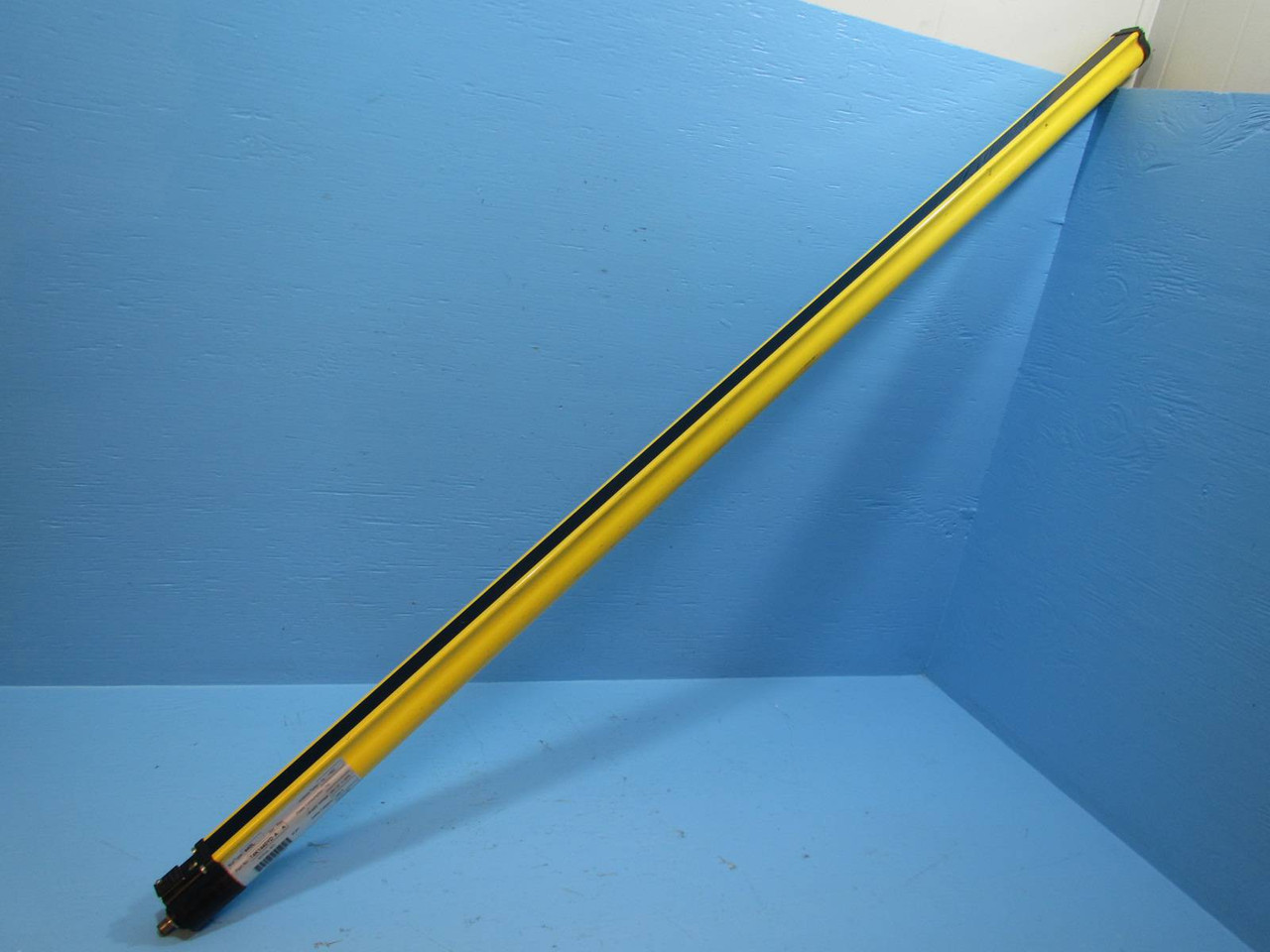Image of Allen Bradley GuardMaster 440L-T4K1440YD Safety Light Curtain 1440mm 440LT4K1440
