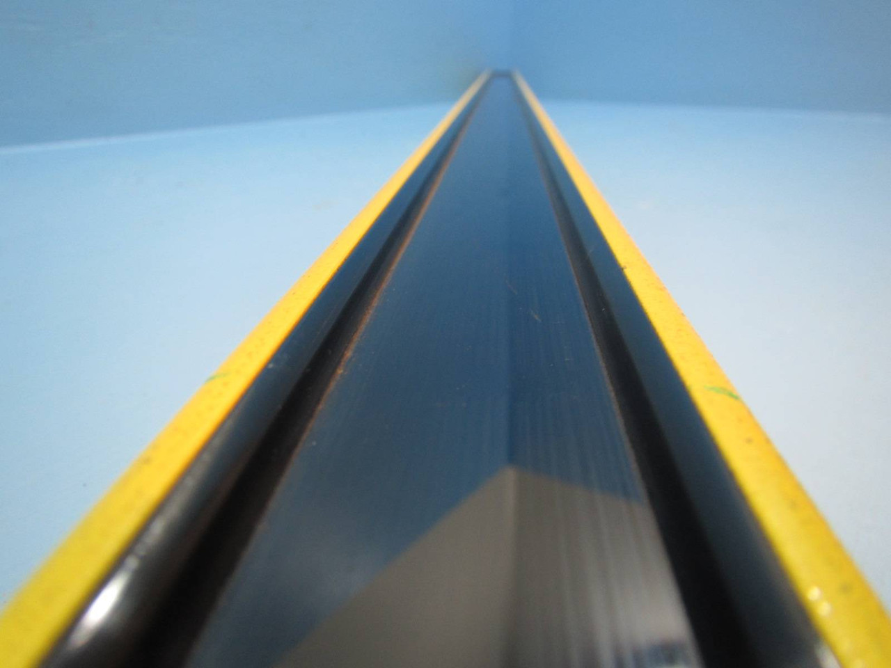 Allen Bradley GuardMaster 440L-T4D1650-N Light Curtain POC-30 1650mm 440LT4D1650 (NP1747-1)