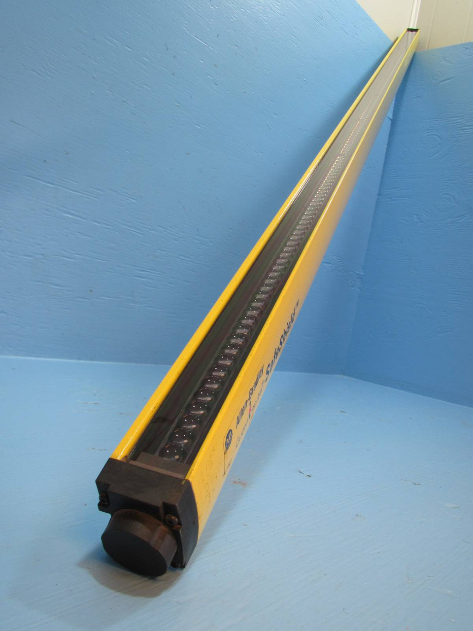 Allen Bradley GuardMaster 442L-RA41530CBCD_A Light Curtain 1500 mm 75 Beam 02.21 (NP1756-16)