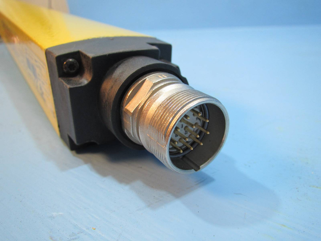 Allen Bradley GuardMaster 442L-RA41530CBCD_A Light Curtain 1500 mm 75 Beam 02.21 (NP1756-16)