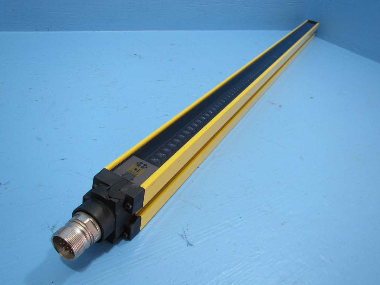 Allen Bradley GuardMaster 442L-RA40930CBCD Safety Light Curtain 900mm RA40930 (NP1759-3)