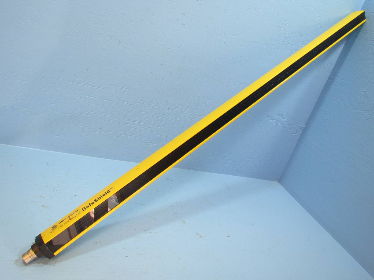 Image of Allen Bradley GuardMaster 442L-TA41230DAC Light Curtain 1200mm  442LTA41230 1.04