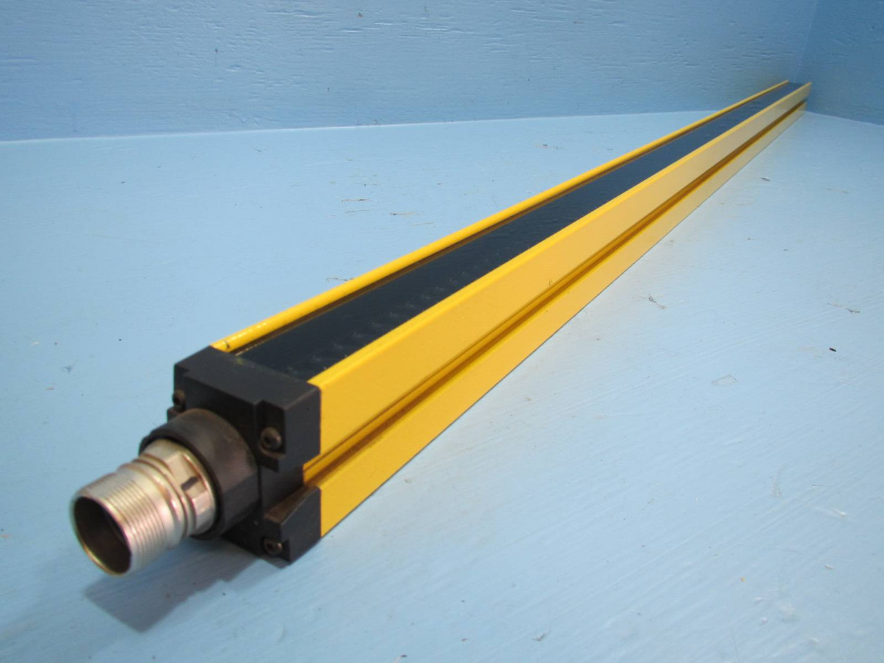 Allen Bradley GuardMaster 442L-TA41230DAC Light Curtain 1200mm  442LTA41230 1.04 (NP1764-1)