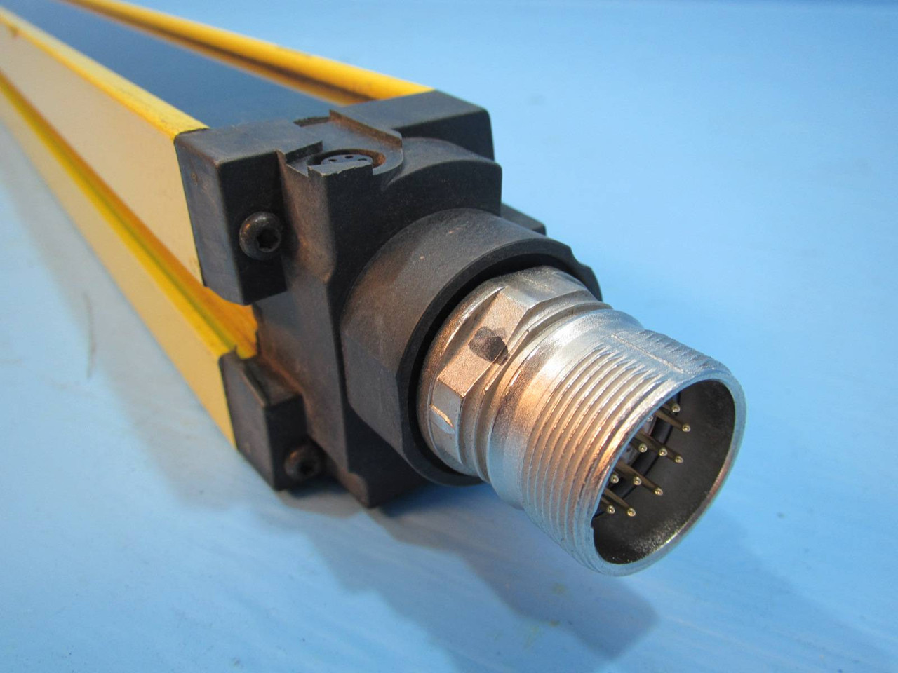 Allen Bradley GuardMaster 442L-TA41230DACD Light Curtain 1200 mm  442LTA41230 01 (NP1765-11)