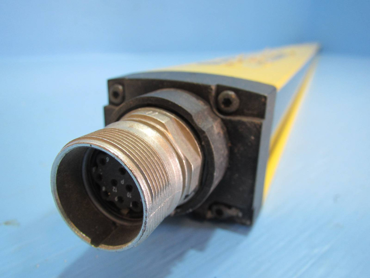 Allen Bradley GuardMaster 442L-TA41230DACD Light Curtain 1200 mm  442LTA41230 01 (NP1765-11)