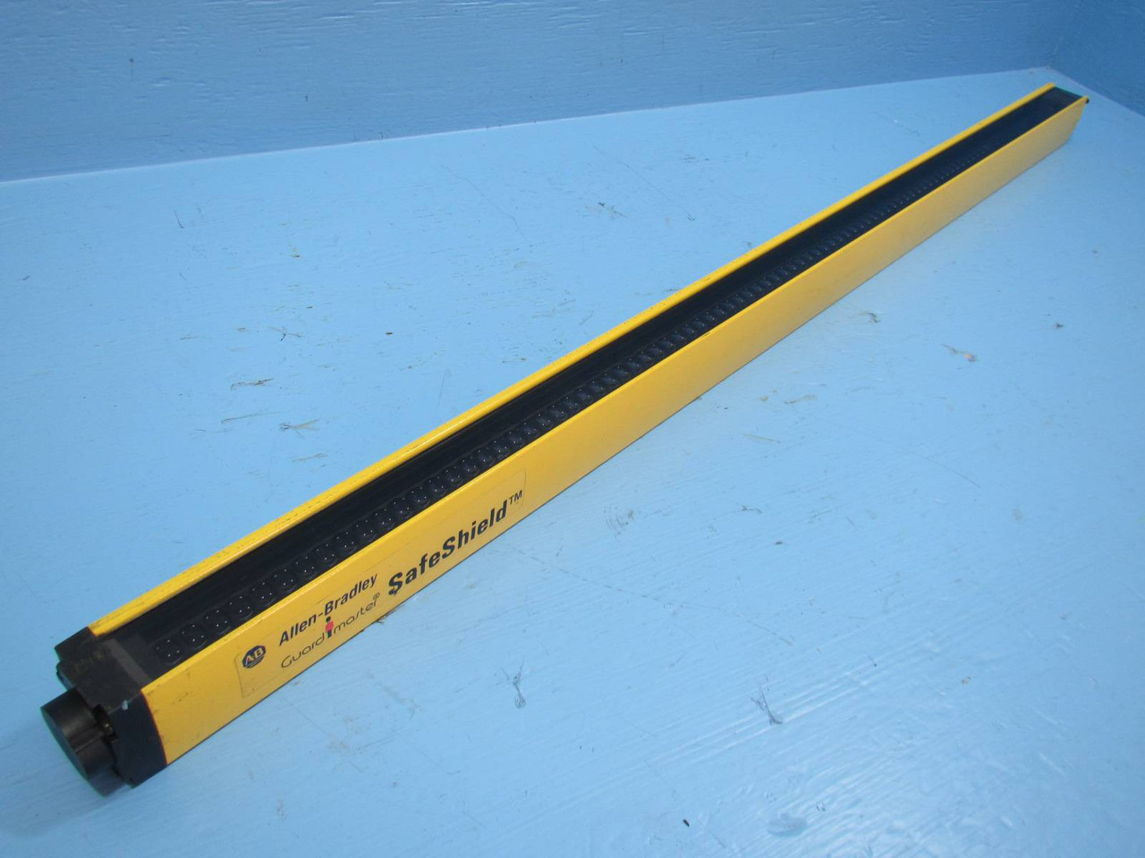 Allen Bradley GuardMaster 442L-RA40930CBCD Safety Light Curtain 900mm RA40930CBC (NP1766-1)