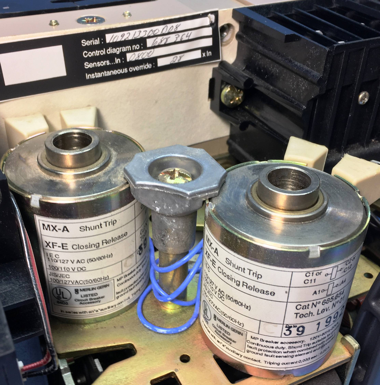 Merlin Gerin MP08H1 800A EO MasterPact LSI Circuit Breaker w/ Display 800 Amp (EM2152-2)