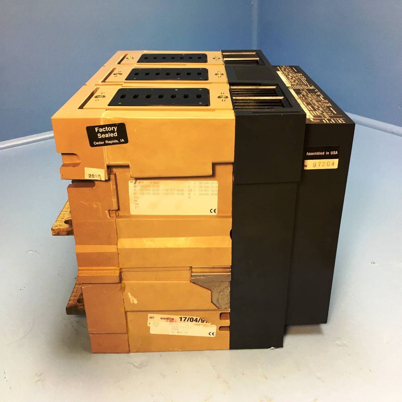 Merlin Gerin MP08H1 800A EO MasterPact LSI Circuit Breaker w/ 400 Amp Plug (EM2153-3)
