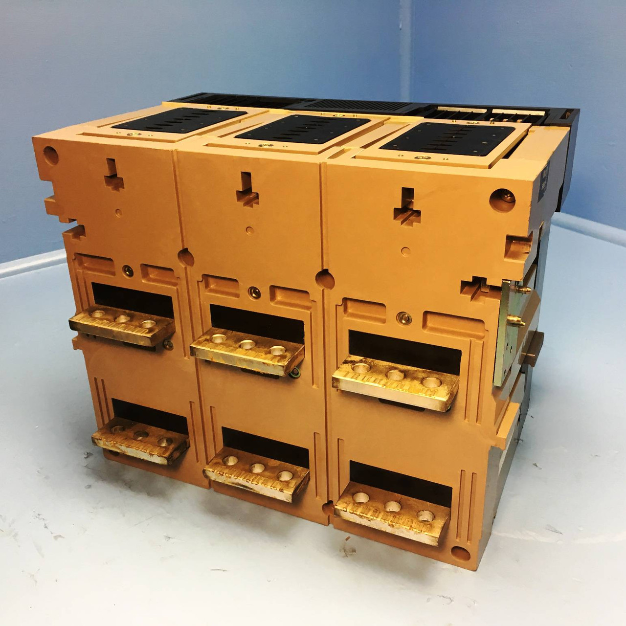 Merlin Gerin MP08H1 800A EO MasterPact LS Circuit Breaker w/ 400 Amp Trip (EM2156-2)