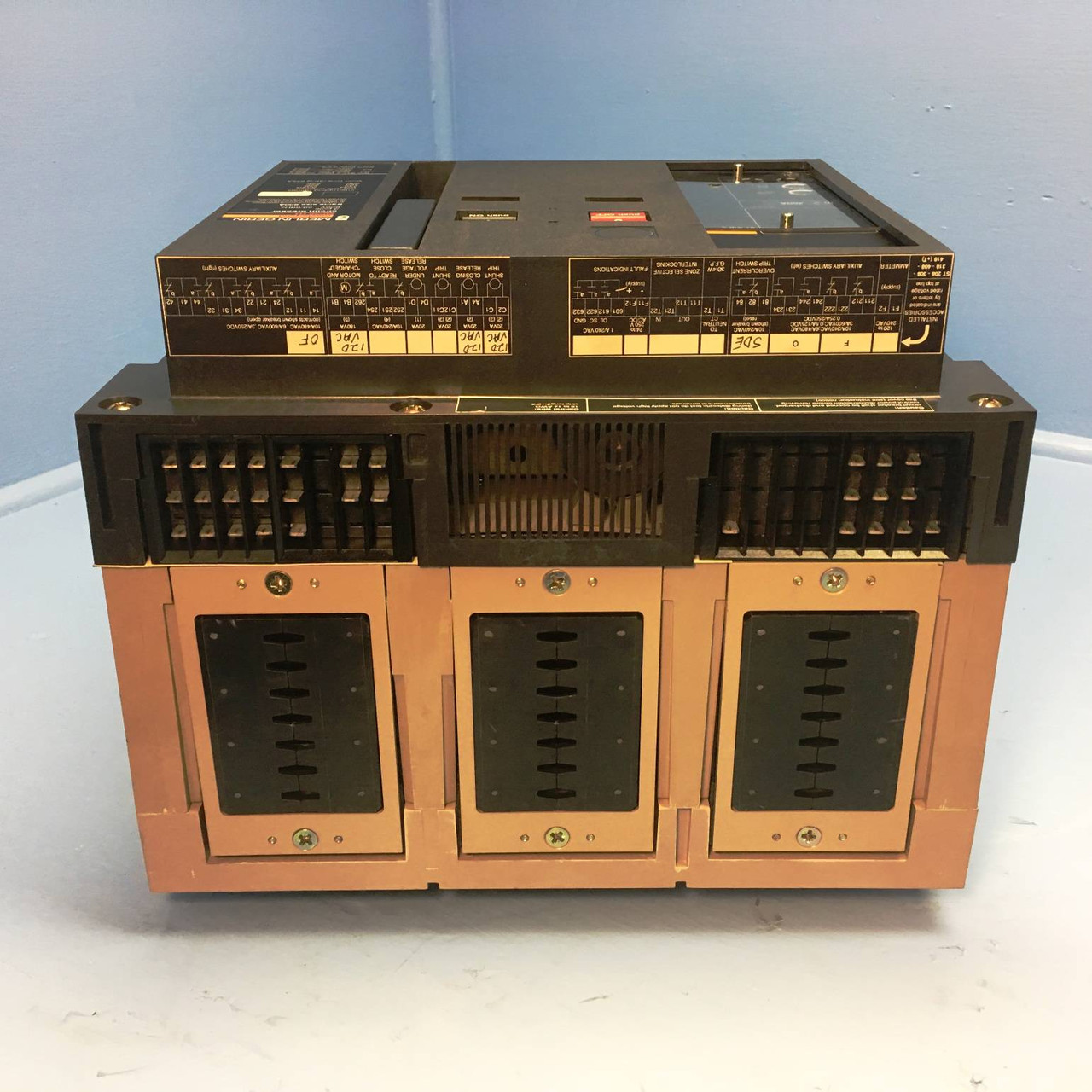 Merlin Gerin MP08H1 800A EO MasterPact LS Circuit Breaker w/ 400 Amp Trip (EM2156-2)