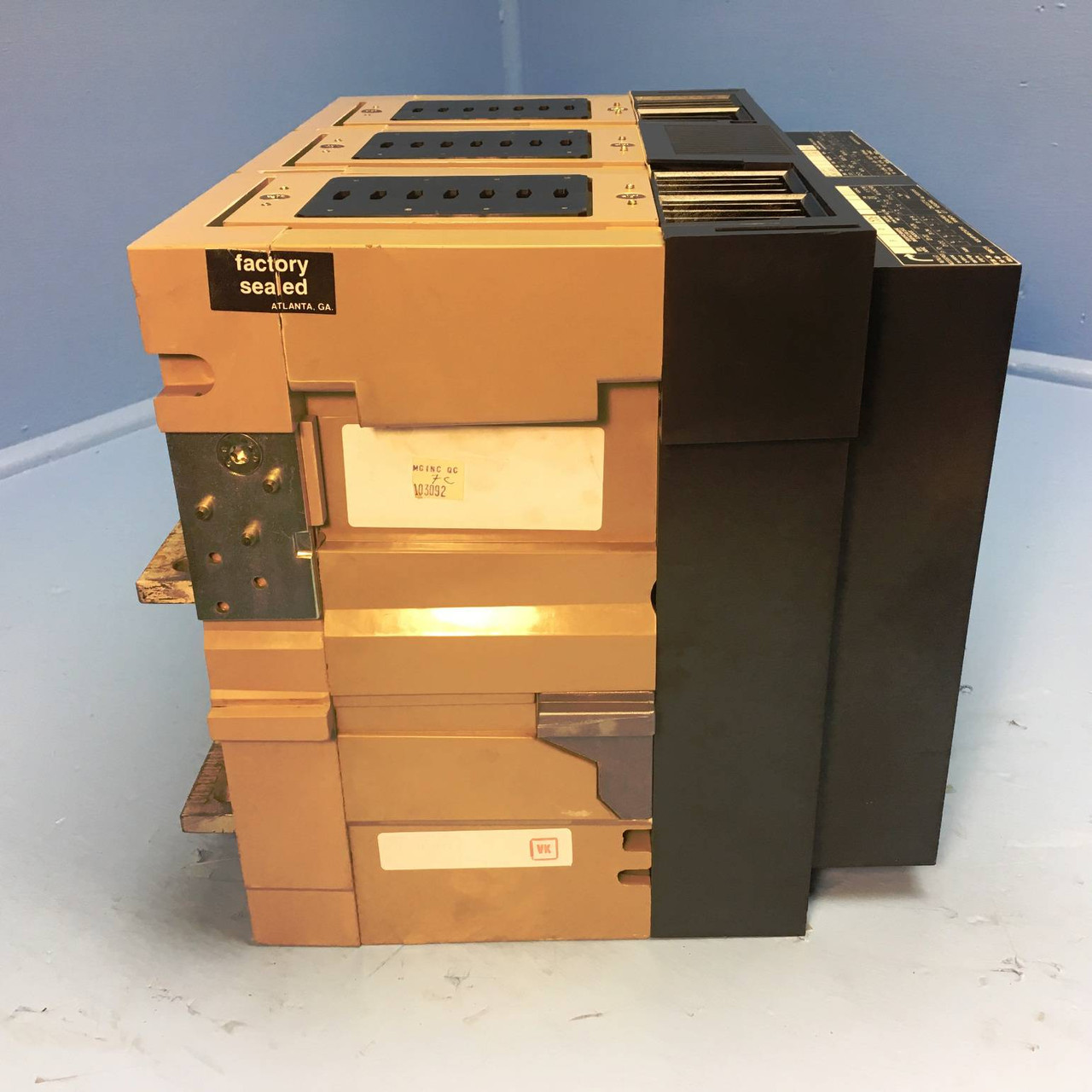 Merlin Gerin MP08H1 800A EO MasterPact LS Circuit Breaker w/ 400 Amp Trip (EM2156-2)
