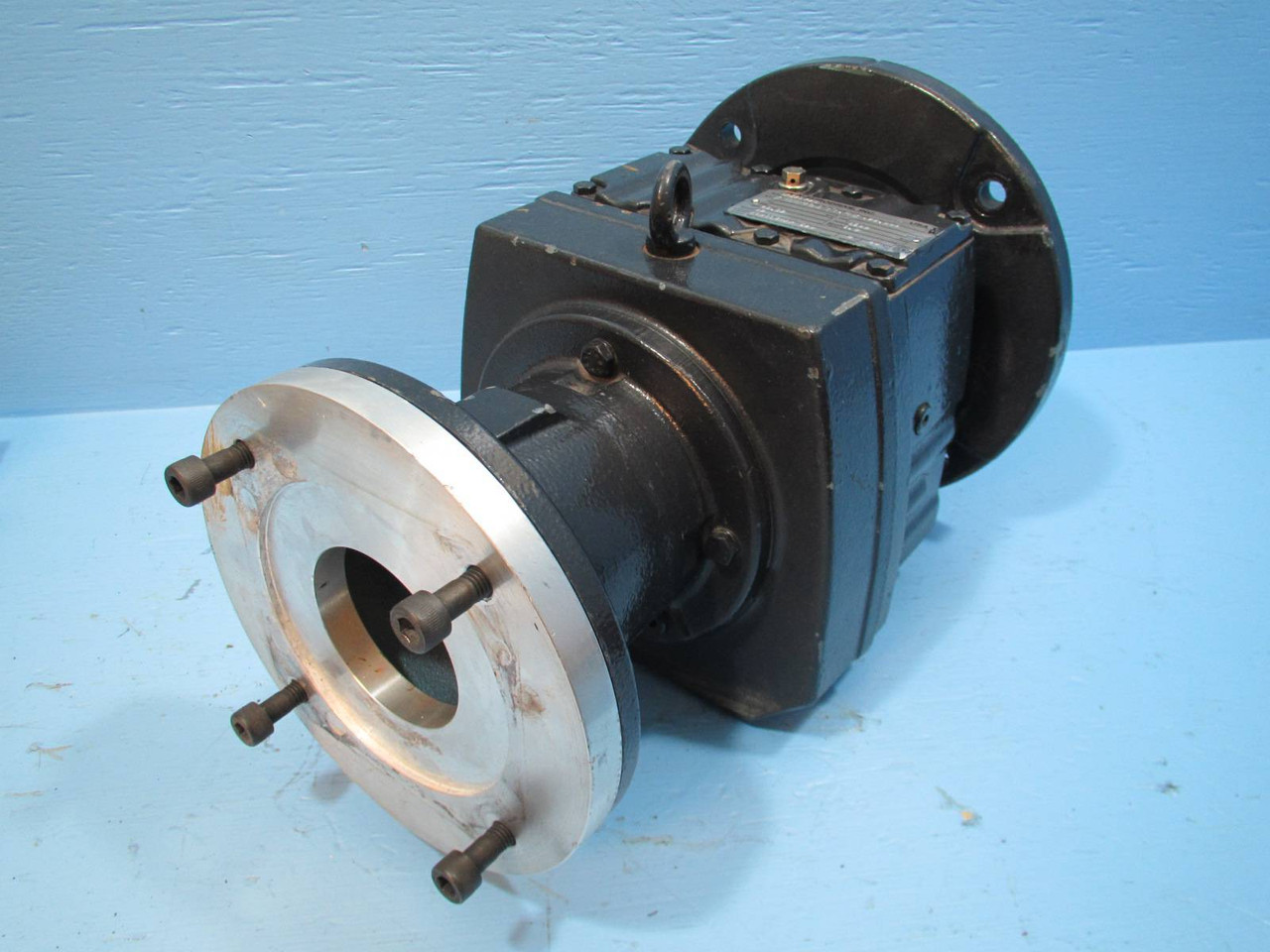 SEW Eurodrive RF67LP90 Gearbox Gear Reducer 28.83 Ratio 4600 Torque Servo Motor (NP1776-4)