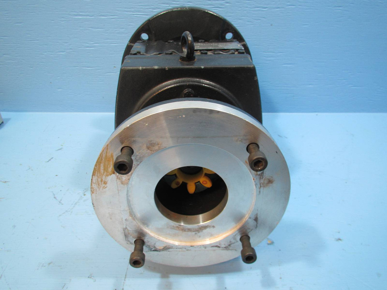 SEW Eurodrive RF67LP90 Gearbox Gear Reducer 28.83 Ratio 4600 Torque Servo Motor (NP1776-4)