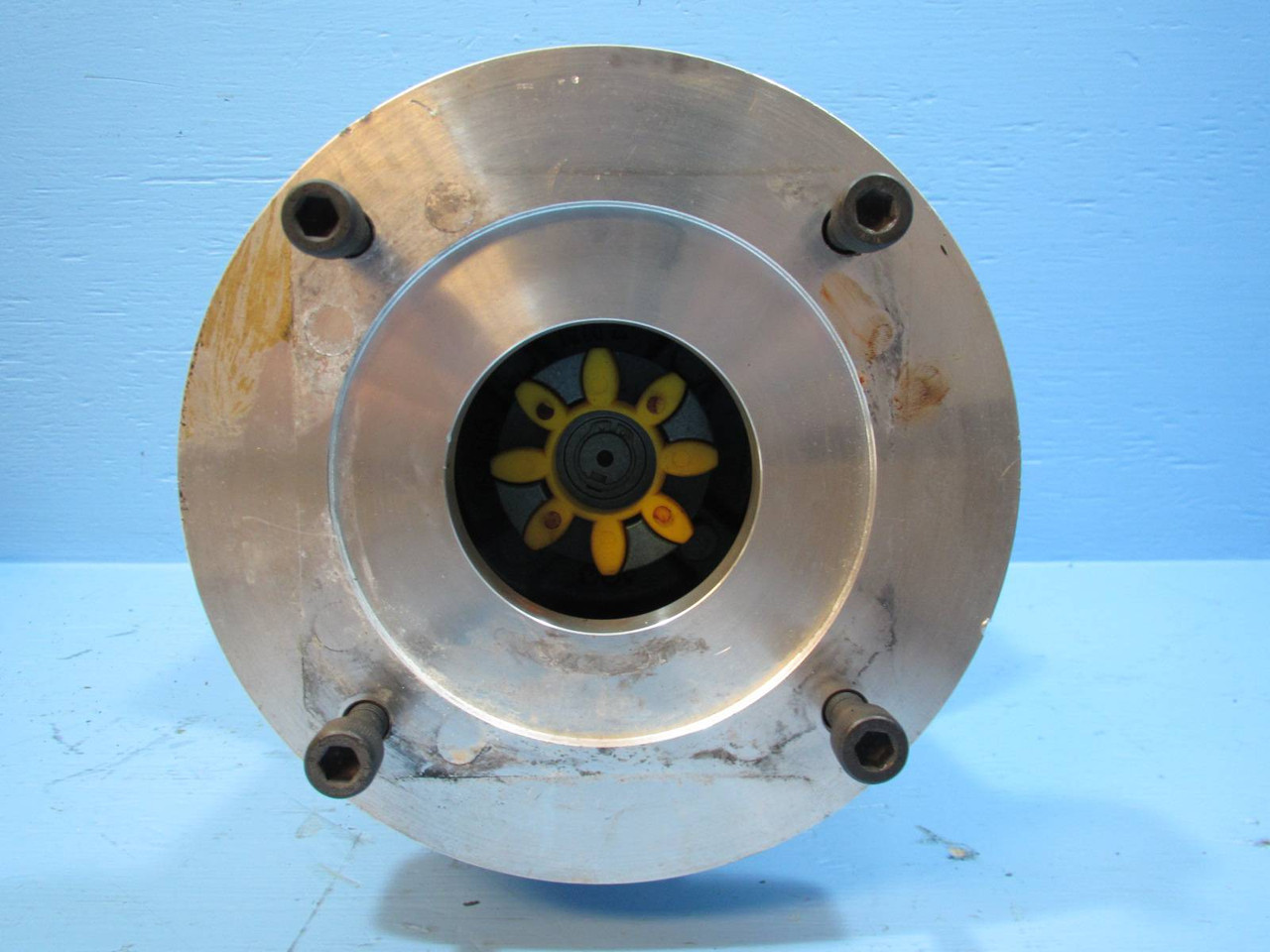 SEW Eurodrive RF67LP90 Gearbox Gear Reducer 28.83 Ratio 4600 Torque Servo Motor (NP1776-4)