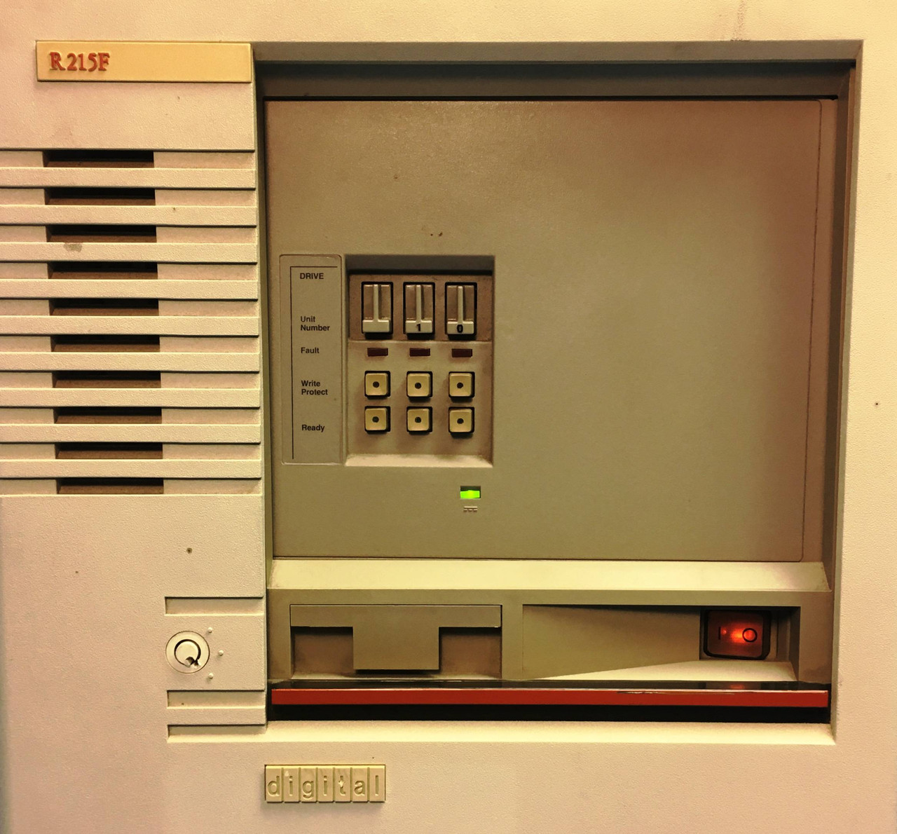 Digital R125F Digital Drive Enclosure R215F-B2-B03 120V 5.2 Amps 340 Watts BA215 (EM2165-1)